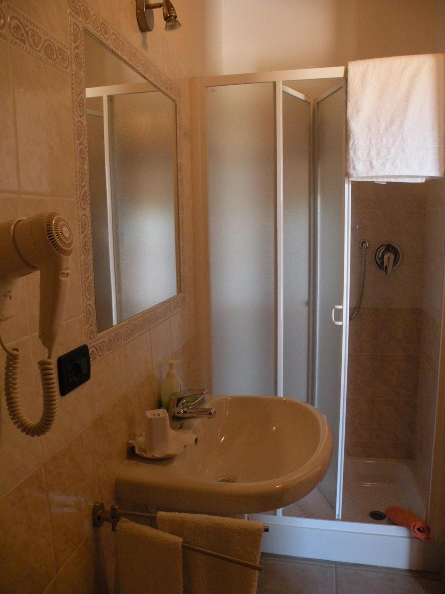 B&B Da Levi Piana Del Sole Rivalta Bormida Phòng bức ảnh